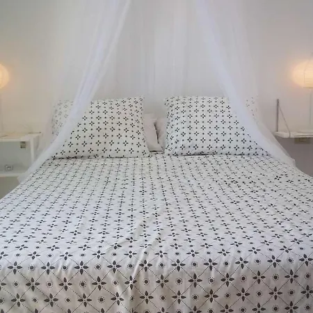 Sleeps 4 Wifi 아파트