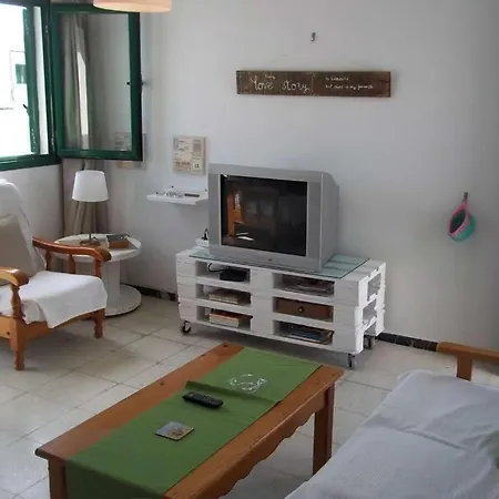 Apartment Sleeps 4 Wifi Orzola