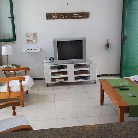 Sleeps 4 Wifi * Orzola
